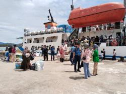 Akhir Libur Panjang Berakhir, Sat Polairud Amankan Kedatangan Penumpang KM. Sabuk Nusantara 93