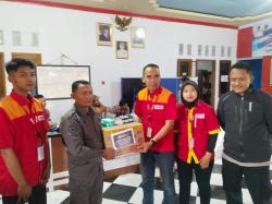 Alfamart Salurkan Bantuan Paket Sembako Bantu Warga Terdampak Banjir Rob di Indramayu