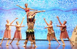 Premiere School of Ballet Pukau Penonton dengan Pertunjukan Tari 