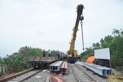 KAI Pasang Tanggul Darurat 5 Meter di Jalur KA Gubug-Karangjati