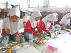 13 Sekolah di Kecamatan Sindang Dapat Program MBG Dari Pemerintah 