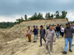 Komisi IV DPRD Banten dan Dinas ESDM Banten Sidak Lokasi Galian Tanah Ilegal di Desa Mekarsari