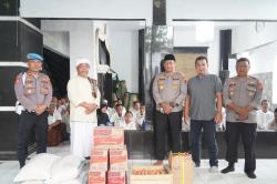 Kapolres Tasikmalaya Kota AKBP Faruk Rozi Kunjungi Yayasan Daarul Ihsan, Berikan Bantuan untuk ODGJ