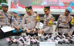 Mengejutkan, Kapolres Jombang Tarik 12 Senjata Api Anggota Saat Tes Urine