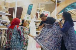 Dukung UMKM, SIG Hadirkan Batik Lasem dan Fashion Nusantara di INACRAFT 2025