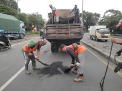 Jalan Nasional Batang-Pekalongan Mulai Ditambal