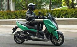 Semarakan IIMS 2025, Polytron Hadirkan Diskon dan Test Ride Motor Listrik Fox-500