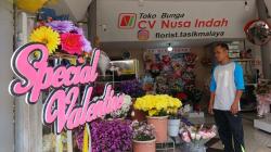 Toko Bunga di Tasikmalaya Raup Cuan Berlipat-lipat saat Valentine's Day  2025