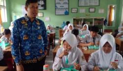 Karena Puasa Senin-Kemis, Siswa SMPN 2 Ciamis Ini Bawa Pulang Jatah Makan Bergizi Gratis