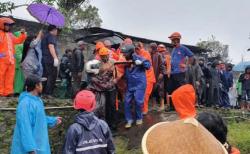 Tragis! Suami Istri Tewas Terseret Arus Sungai Simbuntu Temanggung saat Pulang dari Ladang