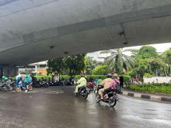 Potret Pemotor Melawan Arah Menambah Semrawut Kemacetan Jakarta