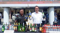 Pengiriman Arak Satu Pikap dari Bali Dicegat Polisi Jombang, 2.600 Botol Miras Berhasil Disita