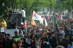 Hari Ini Mahasiswa Semarang Kembali Demo, Sasar Kantor Pertamina RJBT dan DPRD Jateng