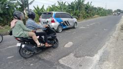 Jalan Berlubang di Grobogan-Semarang Bikin Celaka, Warga Tagih Perbaikan