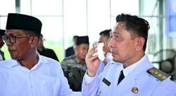 Penuh Rasa Haru, Detik-detik Pelepasan Pj Bupati Pidie Jaya Ahmad Dadek di Iringi Air Mata Suka Cita