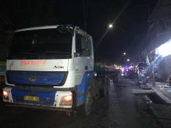 Kurang Konsentrasi Pemotor Ditabrak Truk, Seorang Tewas