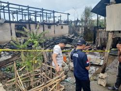 Kronologis Terjadinya Kebakaran Hanguskan 3 Rumah, Personil Polres Polman Lakukan Olah TKP