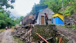 Rumah Warga di Ponorogo Hancur Akibat Tertimpa Batu Raksasa, Begini Kondisi Pemilik