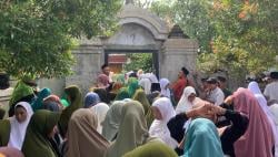 Ribuan Peziarah Padati Makam Batoro Katong Ponorogo Jelang Ramadhan