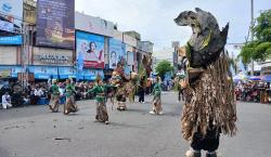 Festival Kirab Budaya Janur di Kota Banjar Tampilkan Ragam Kesenian