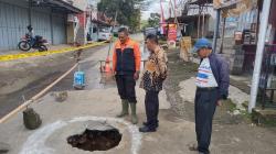 Jalan Utama Kecamatan Sendang Berlubang, Warga Minta Segera Diperbaiki