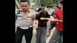 Nyaris Terjun ke Sungai dari Jembatan Ubrug, Wanita Muda di Sukabumi Diselamatkan Polisi