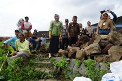 Wabup Temanggung Tinjau Lokasi Longsor di Dusun Lamuk, Pastikan Penanganan Cepat