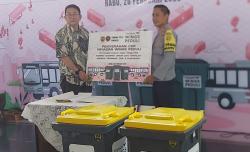 Jelang Ramadan, Yayasan Wings Peduli Sumbang 73 Tempat Sampah untuk Terminal Purabaya