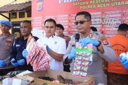 Ekonomi Sulit, Dua Tersangka Nekat Jual Obat dan Jamu Palsu Diringkus Polisi