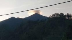 Fenomena Unik Awan Melingkar di Atas Gunung Mutis NTT, Pertanda Apa?