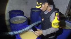 Jelang Ramadan, Polisi Gerebek Pabrik Miras Arak di Jombang Beromzet Rp1 Miliar, 2 Orang Diamankan