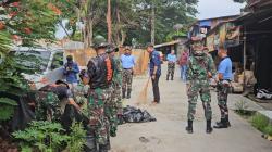 Ciptakan Lingkungan Pasar Sehat, Lanud SPR Gelar Grebek Sampah