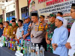 5.122 Botol Miras Hasil Operasi 15 Hari di Jombang Dimusnahkan, Kapolres: Semoga Jadi Ladang Amal