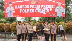 Jelang Ramadan, Polres Ciamis Bersih-Bersih Masjid dan Salurkan 1 Ton Beras