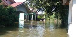 Banjir Saat Ramadan, Warga Tanjung Rambutan Ngungsi