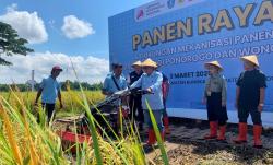 Puluhan Kelompok Tani di Ponorogo Dapat Bantuan Alat Pemanen Padi