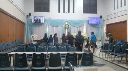 Hujan Warnai Kedatangan Jenazah Lilie Wijayanti di Rumah Duka Nana Rohana Bandung