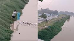 Viral! Petugas Kebersihan Taman, Buang Sampah ke Bengawan Solo Bojonegoro