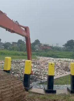 Pembersihan Sampah di Sipon Cikaranggelam Masih Terkendala