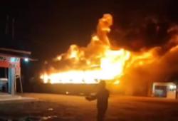 Truk Bermuatan 46 Motor Terbakar di Labusel, Kerugian Rp2 Miliar