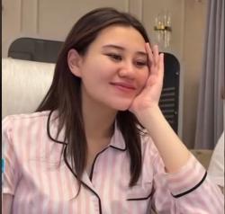 Cantik Mempersona Aaliyah Massaid Bareface saat Sahur, Wajah Naturalnya Dipuji Netizen