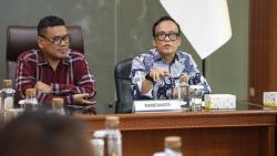 Wamenaker Minta Perusahaan yang Buka Lowongan Kerja Jangan Ada Batasan Umur! Imbas PHK Masal 2025