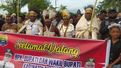 Ribuan Warga Sambut Sukacita Bupati dan Wakil Bupati Tambrauw di Kota Sorong