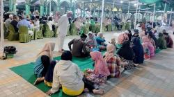 Yayasan Haji Anif Sediakan 1.000 Porsi Buka Puasa Setiap Hari di Masjid Al-Musannif