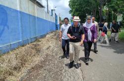 Tinjau Jalan Rusak, Bupati Kuningan Temukan Bangunan Usaha Diduga Langgar Aturan