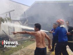 Kebakaran Menghanguskan 2 Rumah di Pemukiman Padat Penduduk, Sempat Terdengar Ledakan Keras