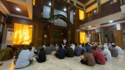 Tarawih Khusyuk di Masjid Al Hikmah Kemenag Jateng, Jemaah Nikmati Suasana Nyaman    