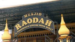 Masjid Raodah Kota Sorong : Kemegahan Timur Tengah di Tanah Papua