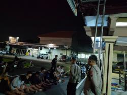 Polres Mojokerto Kota Amankan 15 Remaja Terlibat Perang Sarung