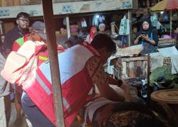 Seorang Pekerja Terjatuh Saat Perbaiki Atap Dan Talang Lantai Dua Pasar Induk Purwodadi